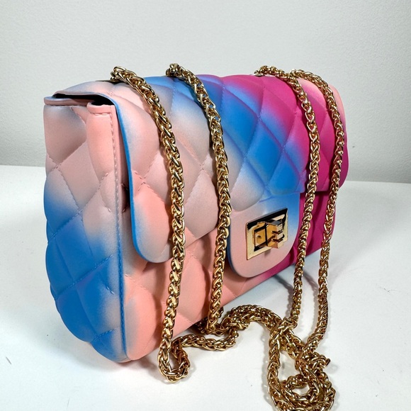 Crossbody Gradient Quilted Chain Bag - Picture 2 of 6